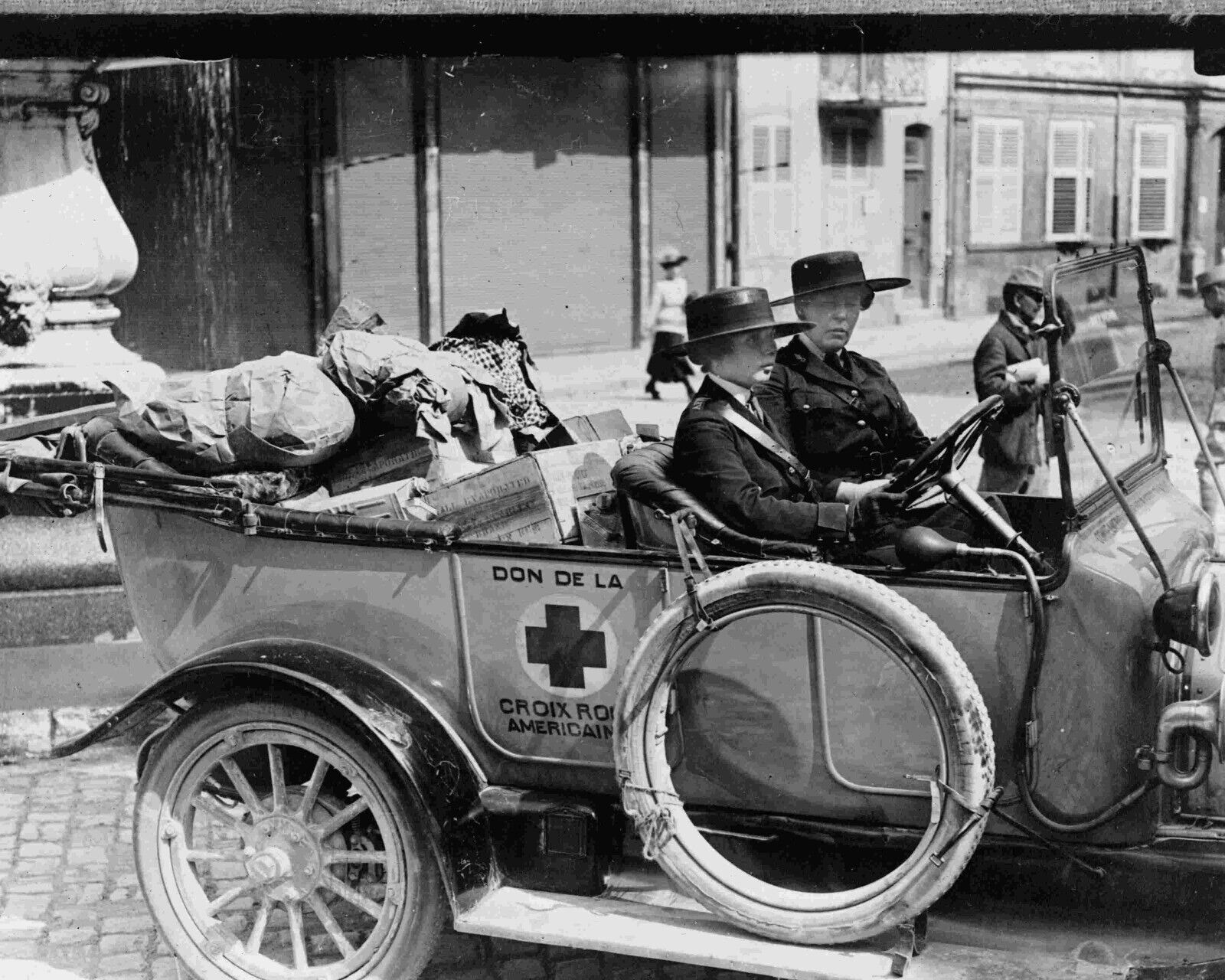 Women in Red Cross automobile 1917 Vintage Old Photo 8.5 x 11 Reprints