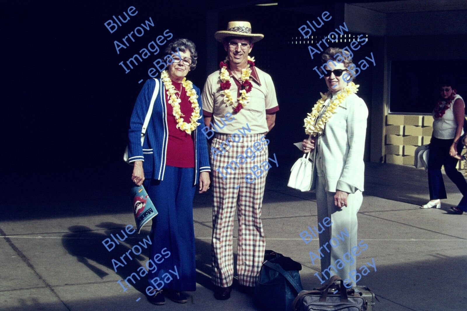 1976 35mm slides Hawaii Tourists Just Arrived Flower Lei and Plaid Pants #1983