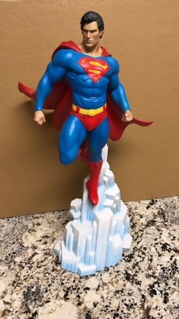 Mystery museum Sideshow Tweeterhead DC Superman statue