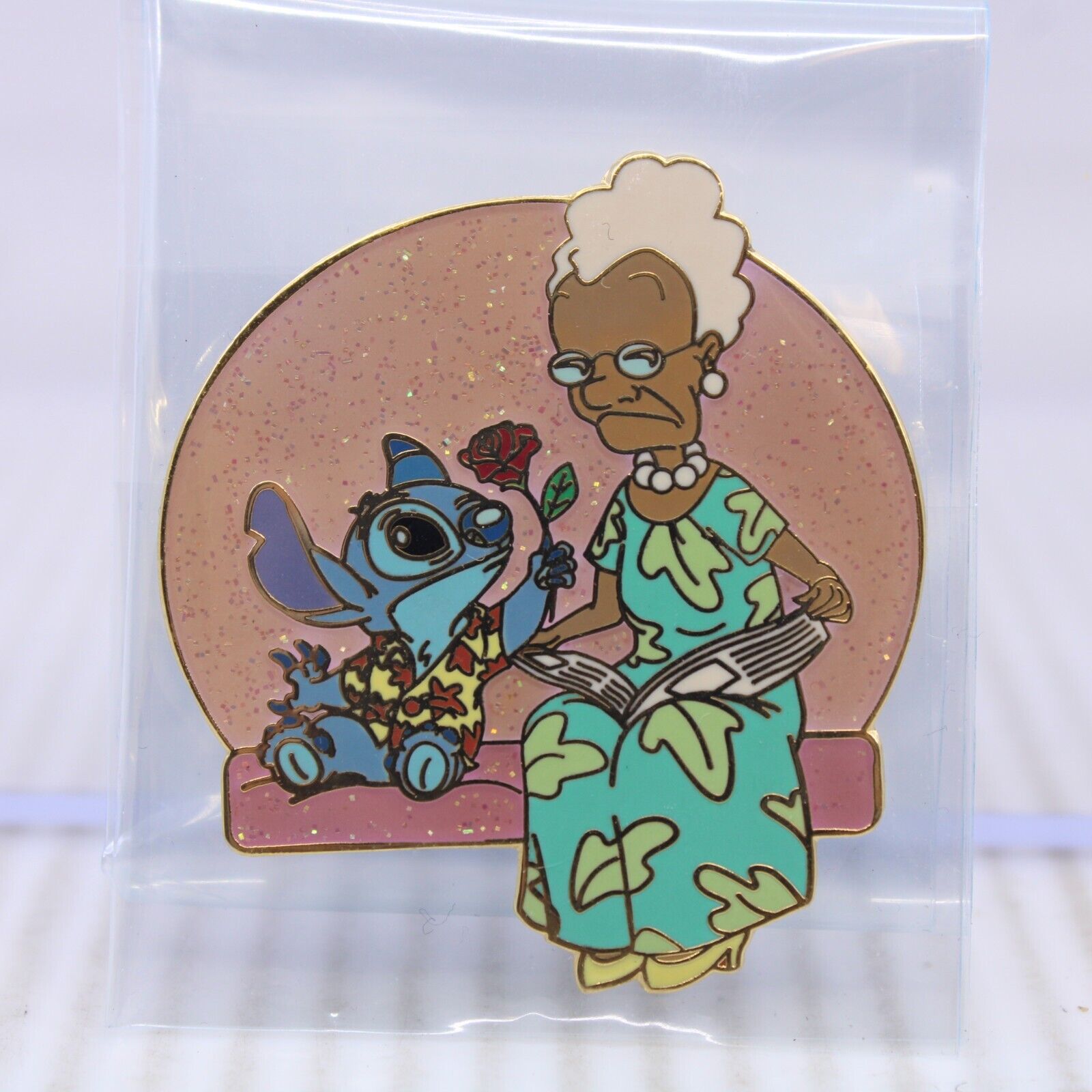 B5 Disney Shopping DS LE 500 Pin Stitch & Elderly Woman Rose Snow Globe GWP