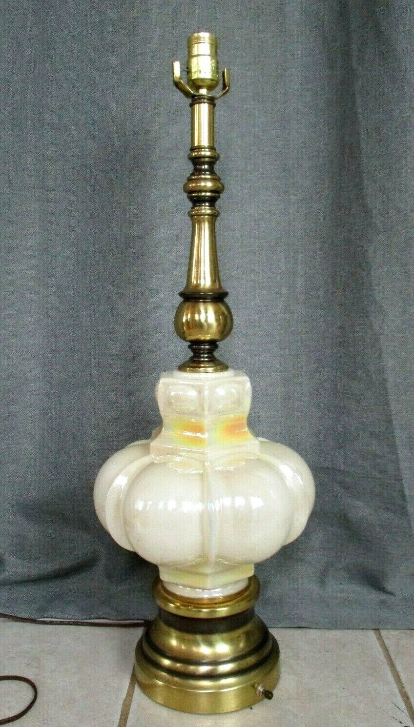 Vintage Table Lamp Hollywood Regency Mid Century 28in tall ivory glass globe