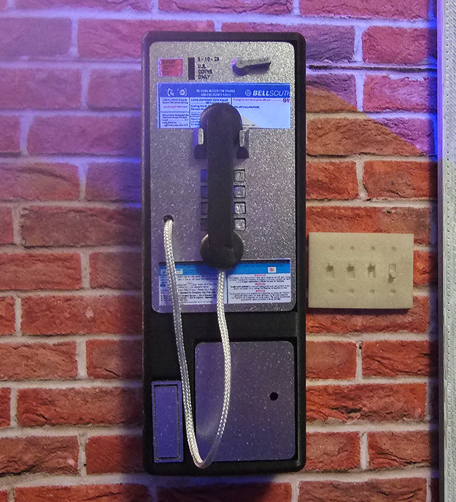 1:6 Scale Payphone for 12\