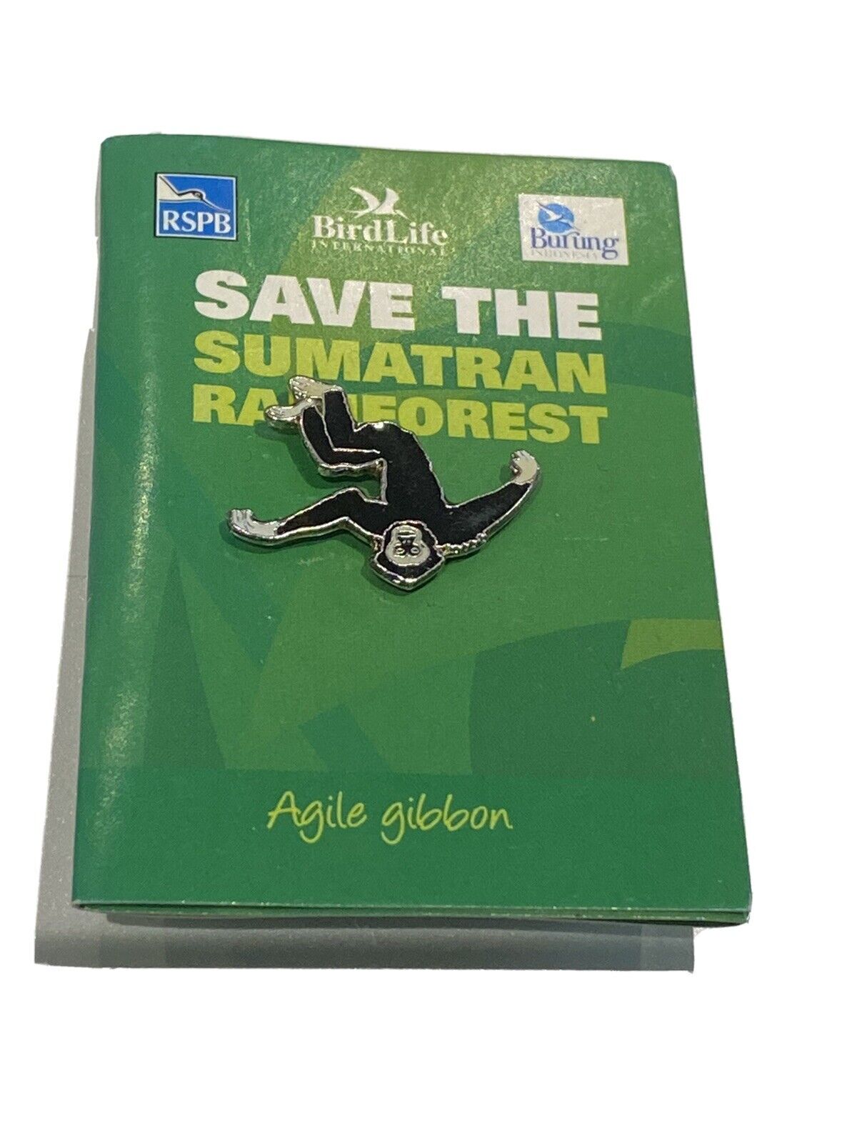 Brand New RSPB Badge Enamelled Pin Agile Gibbon Scarce Save The Rainforest Card