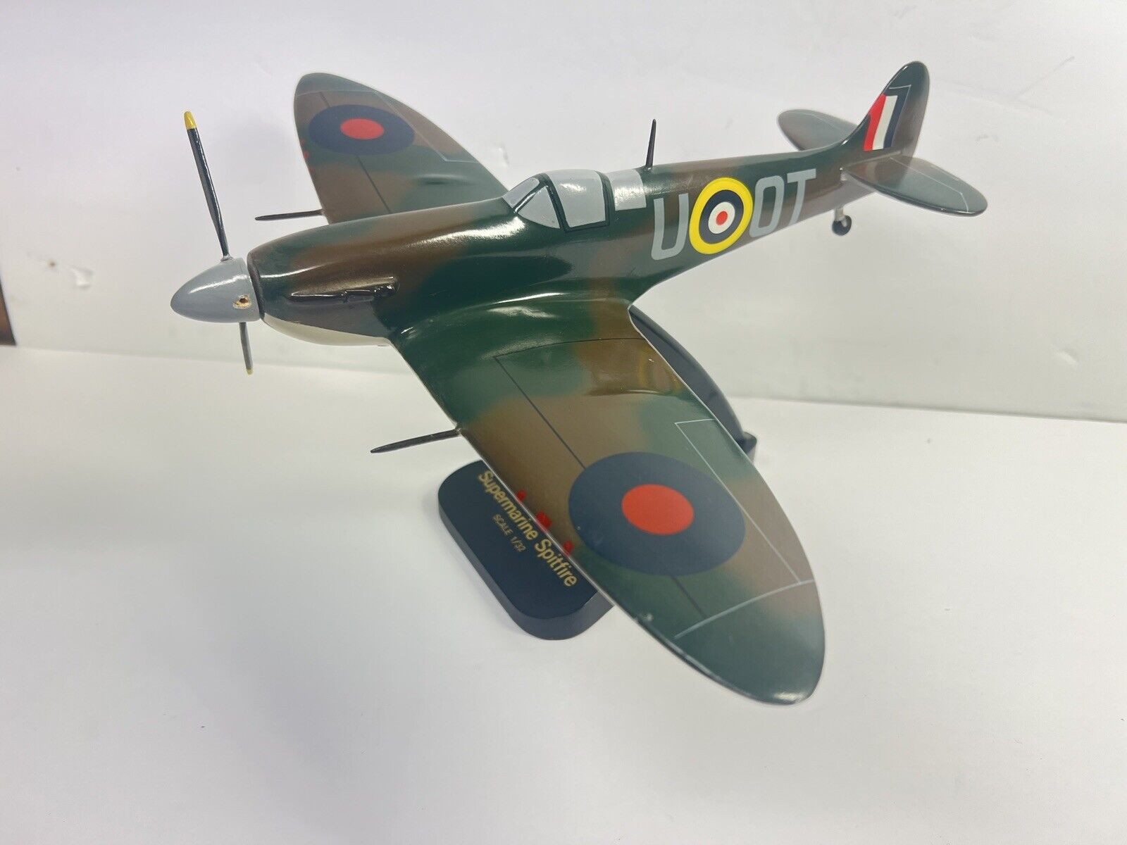 Supermarine Spitfire 1/32  Desk  Model