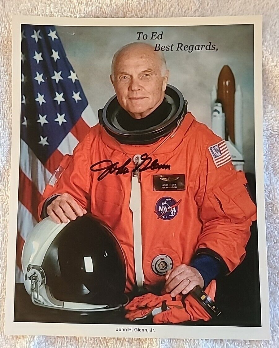 John Glenn Astronaut Senator signed 8x10 photo  Senior Space Flight Senator OH