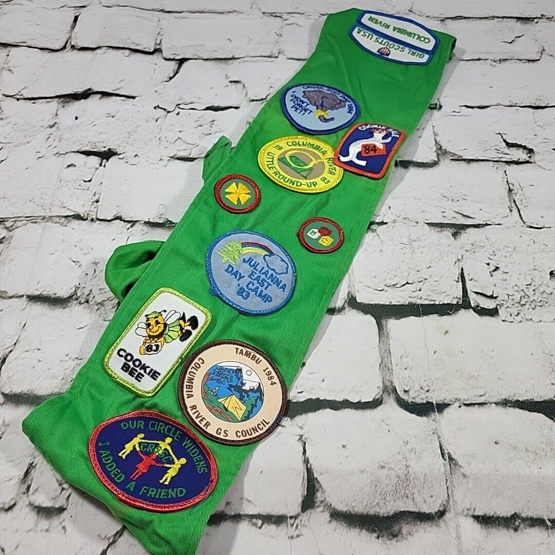 Vintage 80s Girl Scouts Sash Troop #716 Merit Badges Columbia River Cookie Bee