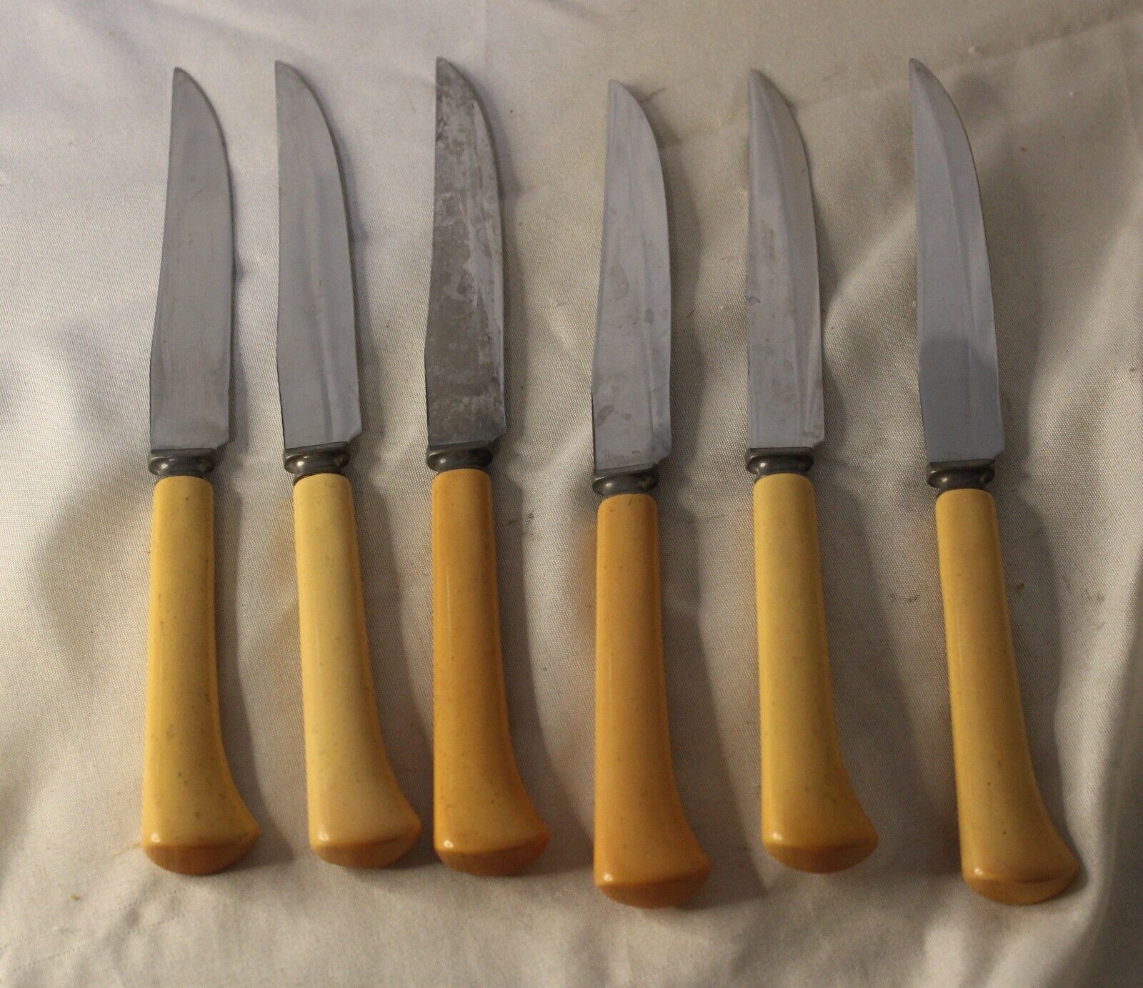 VTG 6 Royal Brand Sharp Cutter Steak Knives Bakelite Handles Stainless Steel