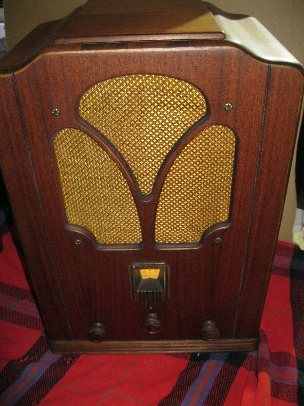 Vintage Westinghouse WR10 Tombstone table Radio--AS IS--NO SOUND