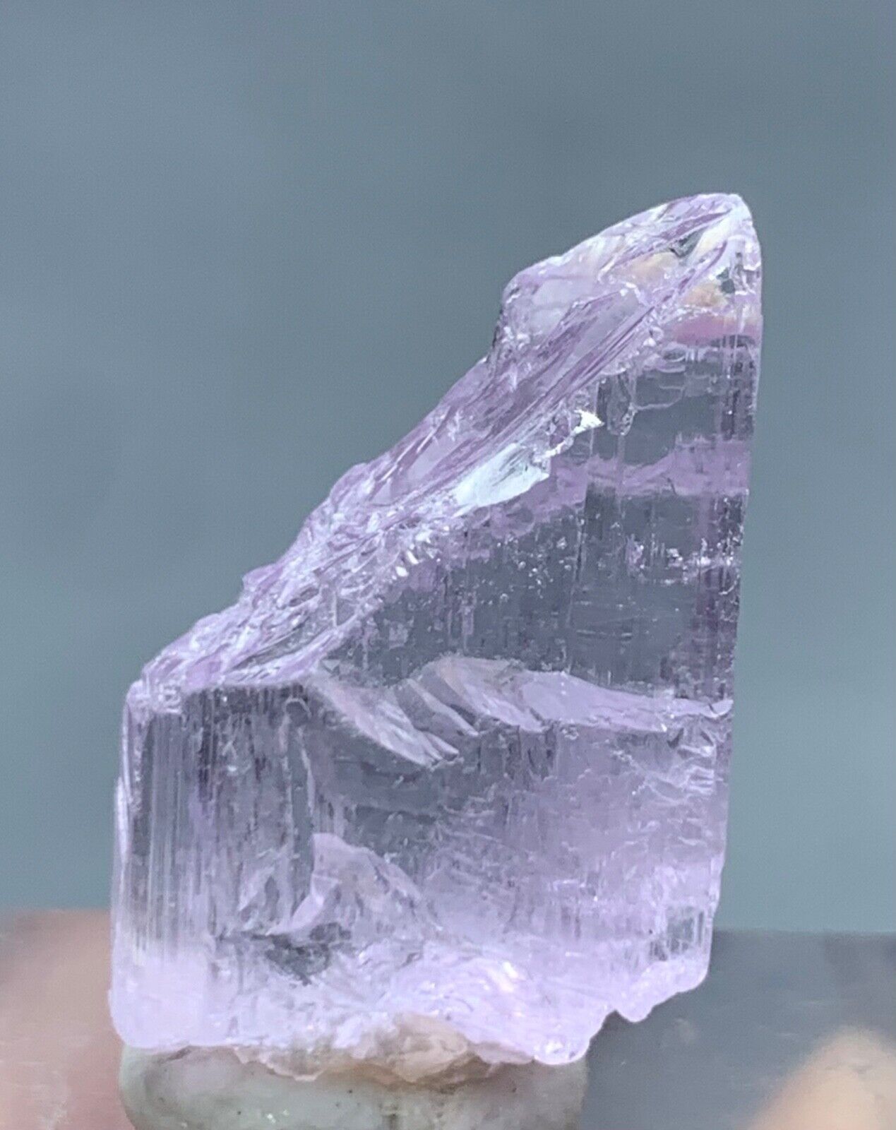 30 Cts Natural Kunzite Crystal From Afghanistan
