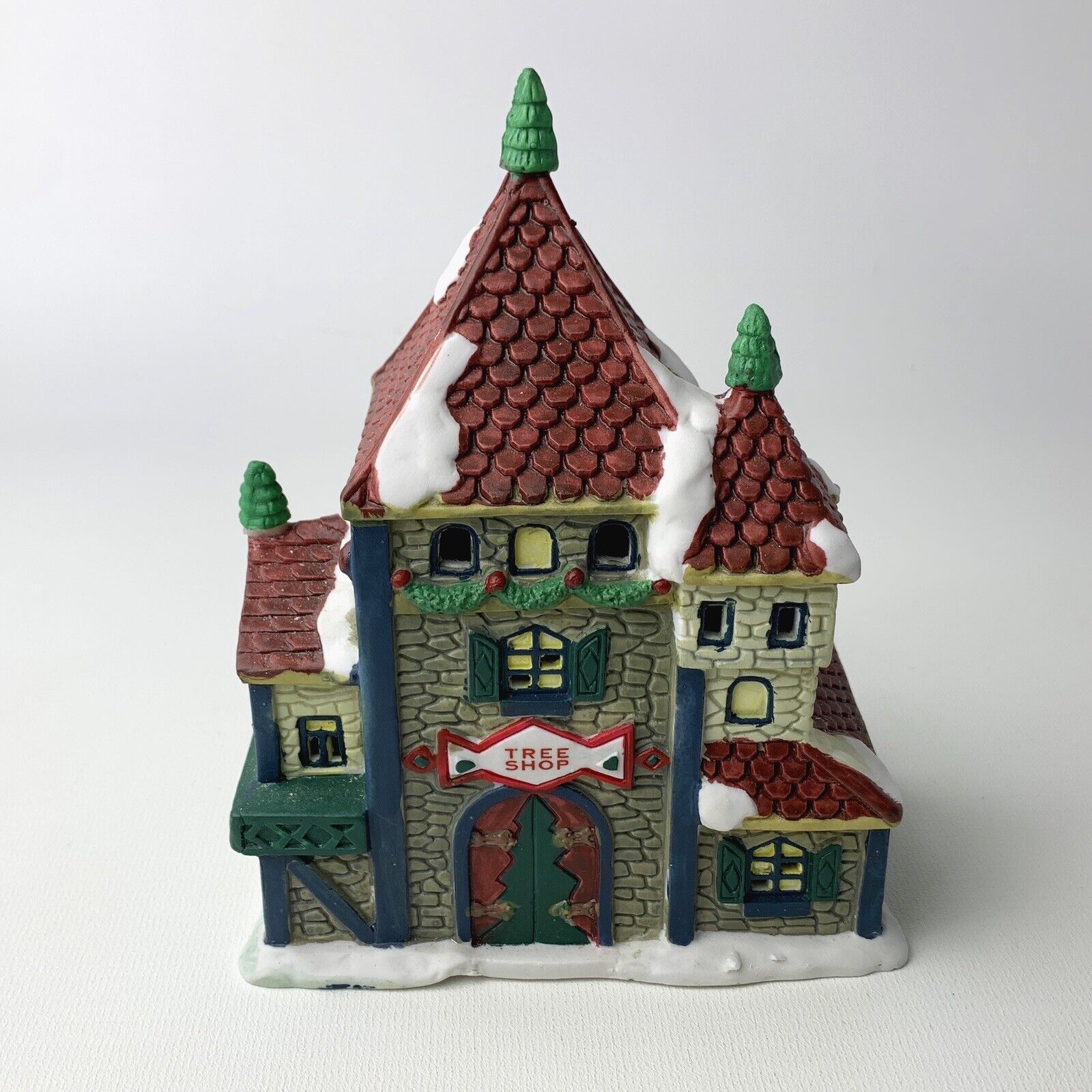 Santa\'s Magical Toyshop Collectible Porcelain Tree Shop\' House - Lights up