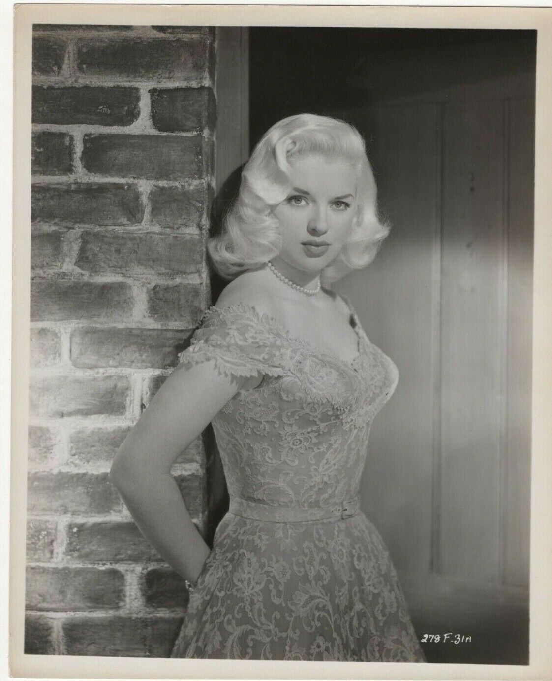 Bombshell Femme Fatale Diana Dors Orig 1955 SEXY BUSTY ALLURING POSE PHOTO 450