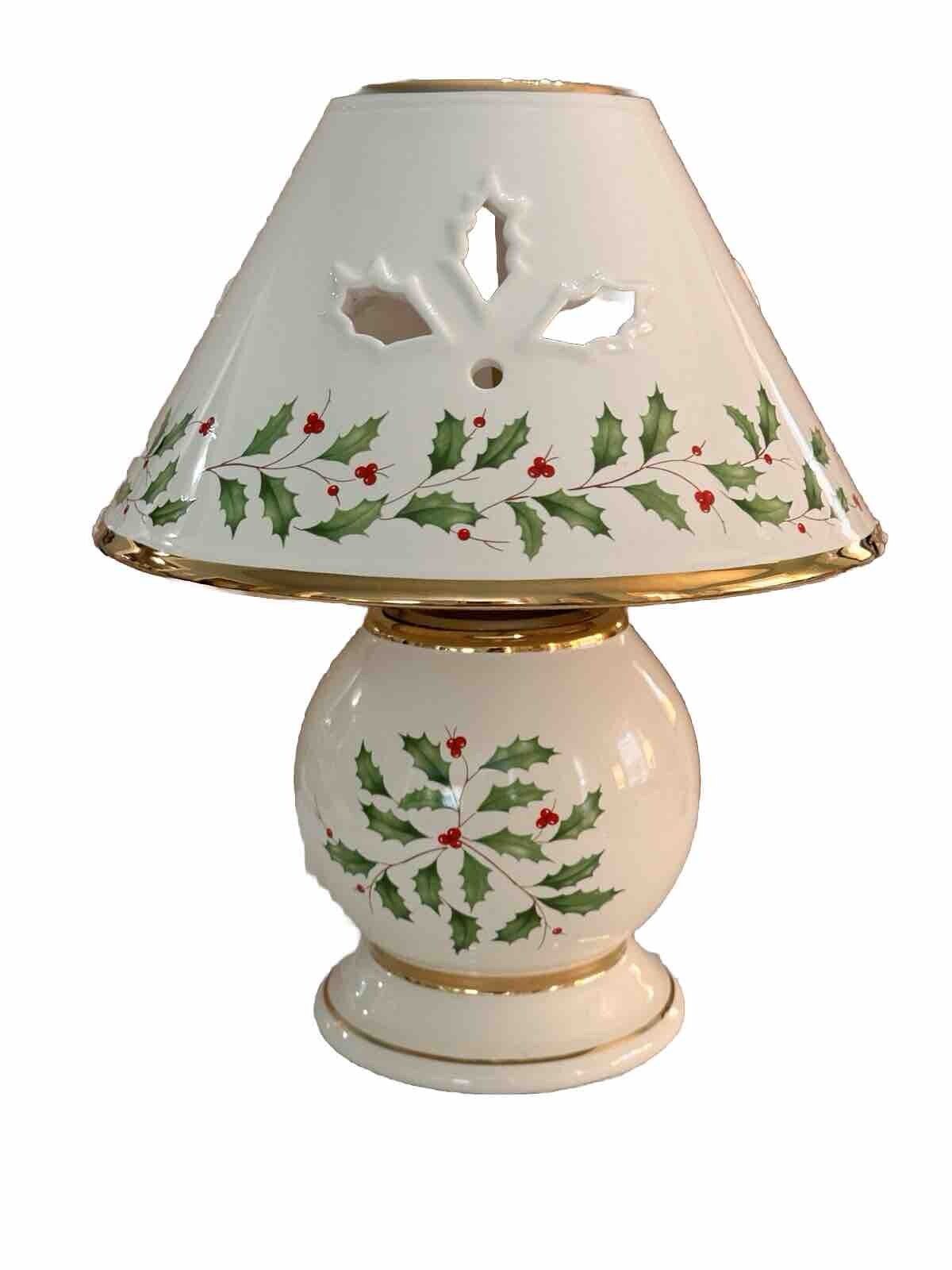 LENOX Holiday Candle Lamp Tealight Votive Candle Holder Christmas Holly Berry