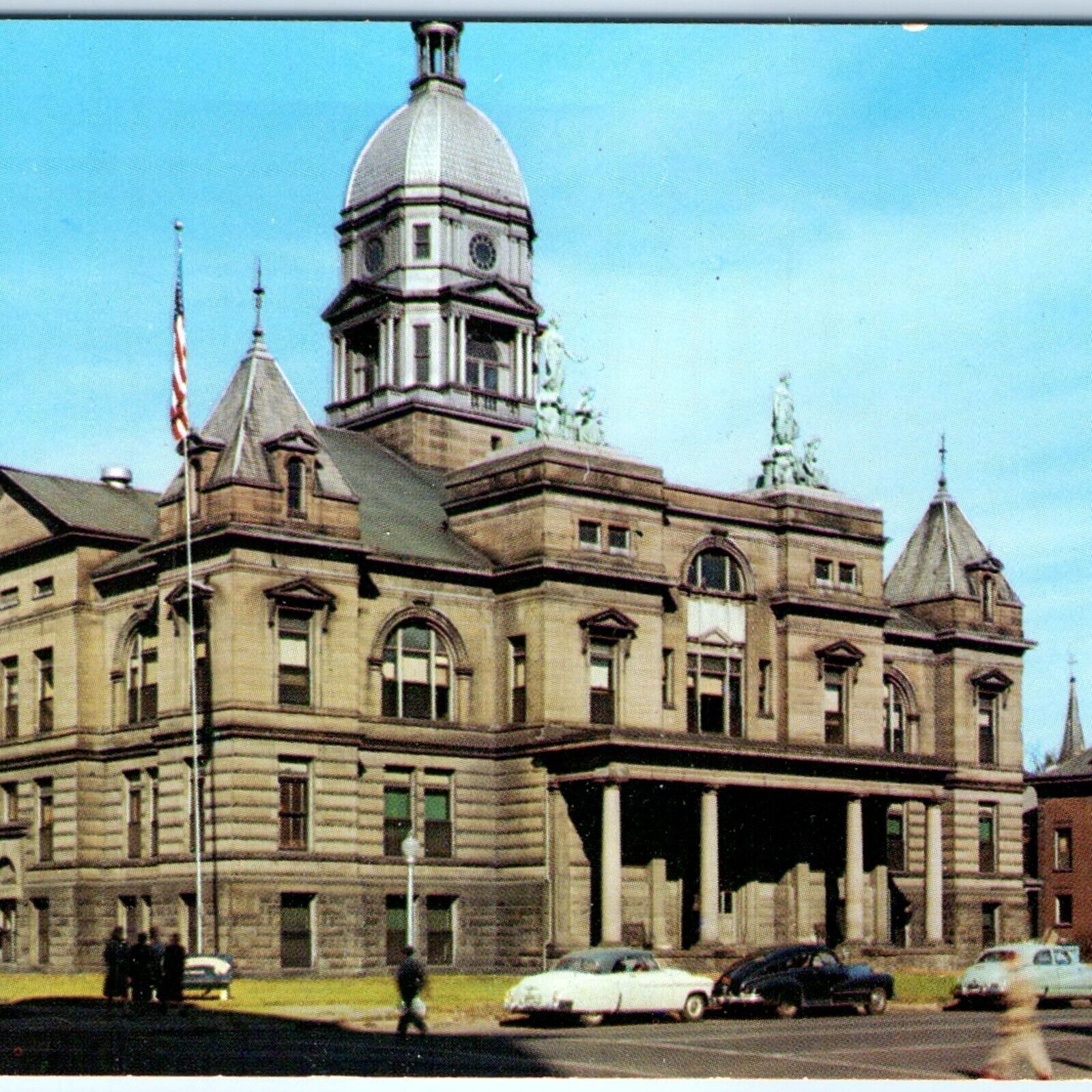 c1950s Waterloo, IA Old Black Hawk County Courthouse Photo Chrome Postcard A62