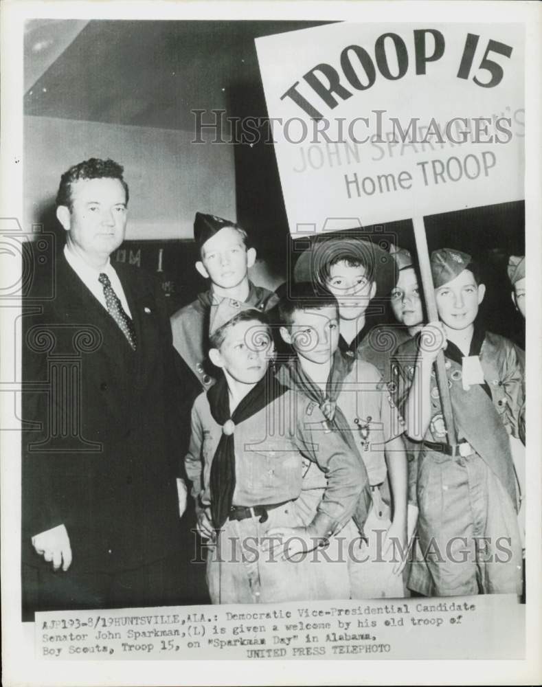 1952 Press Photo Boy Scout Troop 15 members welcome John Sparkman in Alabama
