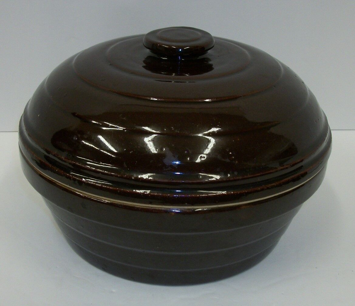 Large Vintage USA Ceramic Pottery Lidded Casserole Dish