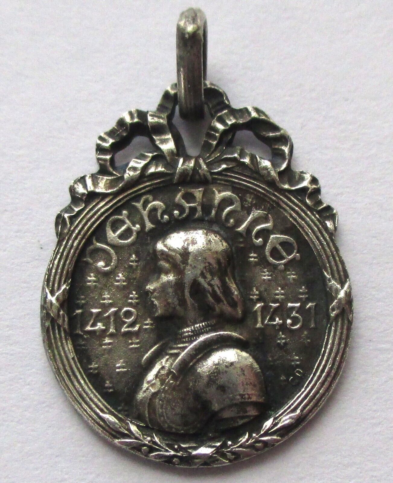 VINTAGE ANTIQUE FRENCH JOAN OF ARC RELIGIOUS MEDAL CHARM Signed GD SILVER PLATED