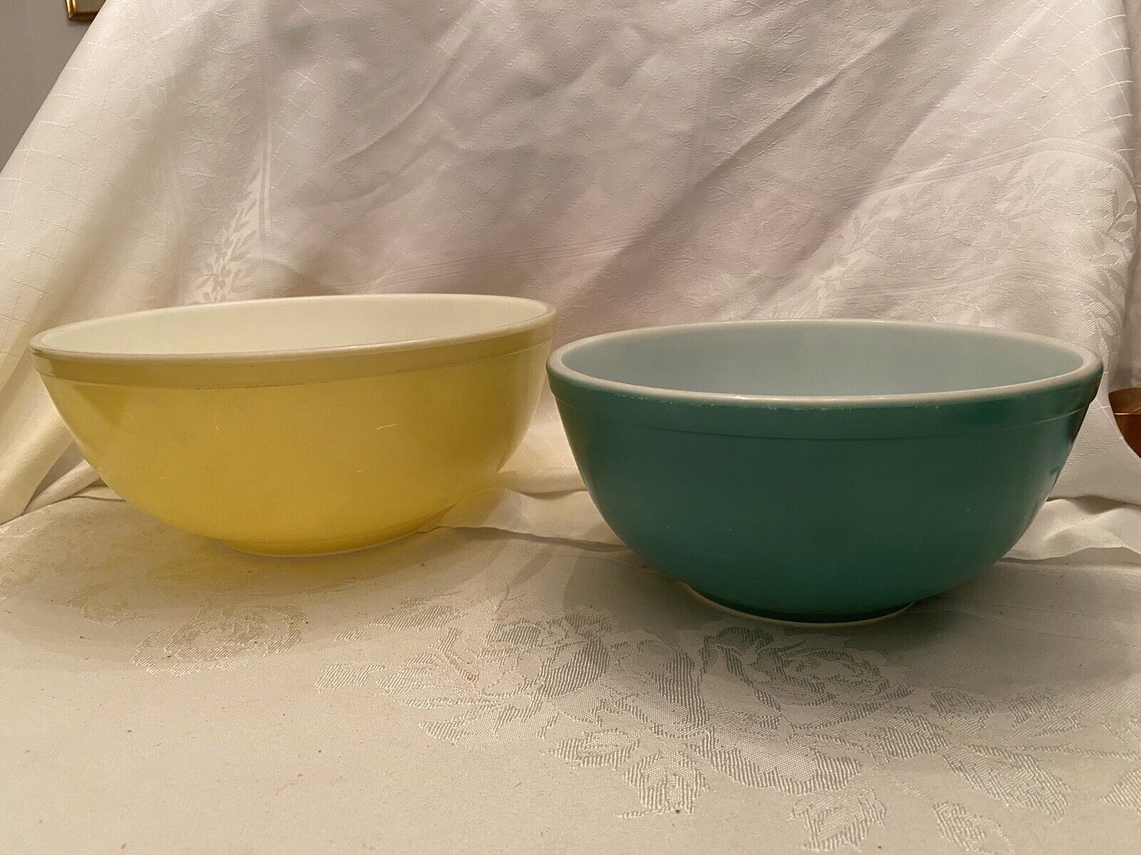 Vintage Lot of 2 PYREX Primary Colors MIXING BOWLS Large Yellow & Medium Green