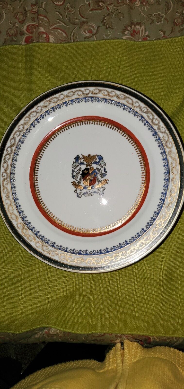 Vtg Chinese Export Armorial Crest Porcelain Plate Hand Painted Enamel 10\
