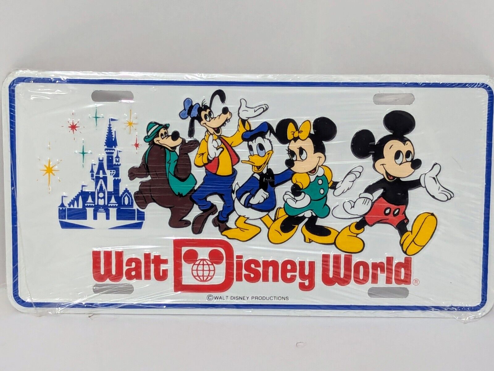 Vintage Walt Disney World Magic Kingdom License Plate Mickey & Friends Pre-Owned