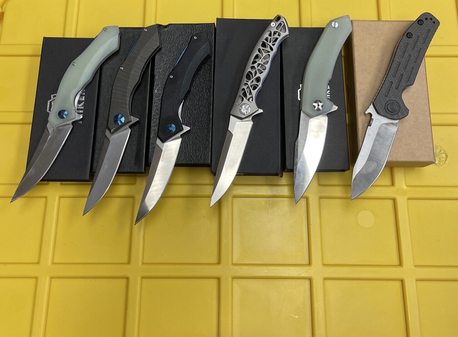 Lot of 6 Knives / CLONE - Look-a-like, Zero Tolerance design knives