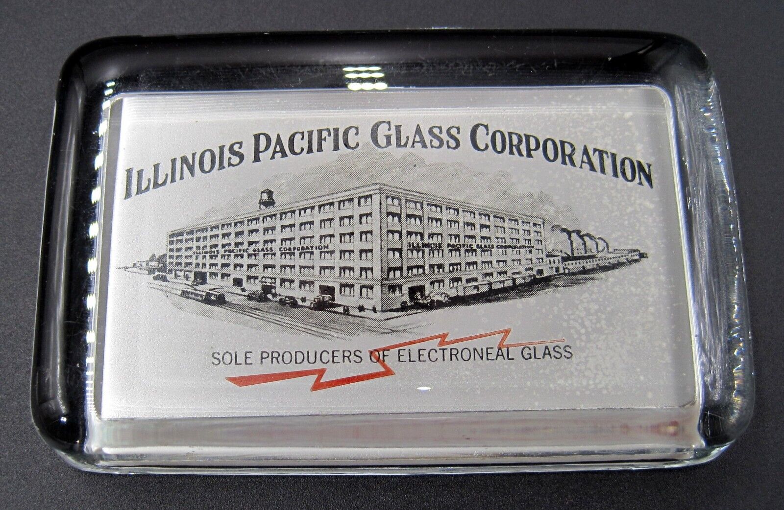 Stunning Vintage ILLINOIS PACIFIC GLASS CORPORATION HEADQUARTERS PAPERWEIGHT
