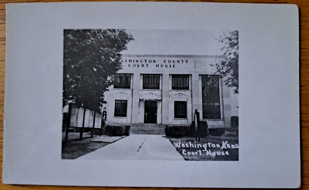 WASHINGTON, KANSAS   Ks   Court House     Vintage  Real Photo Postcard  RPPC