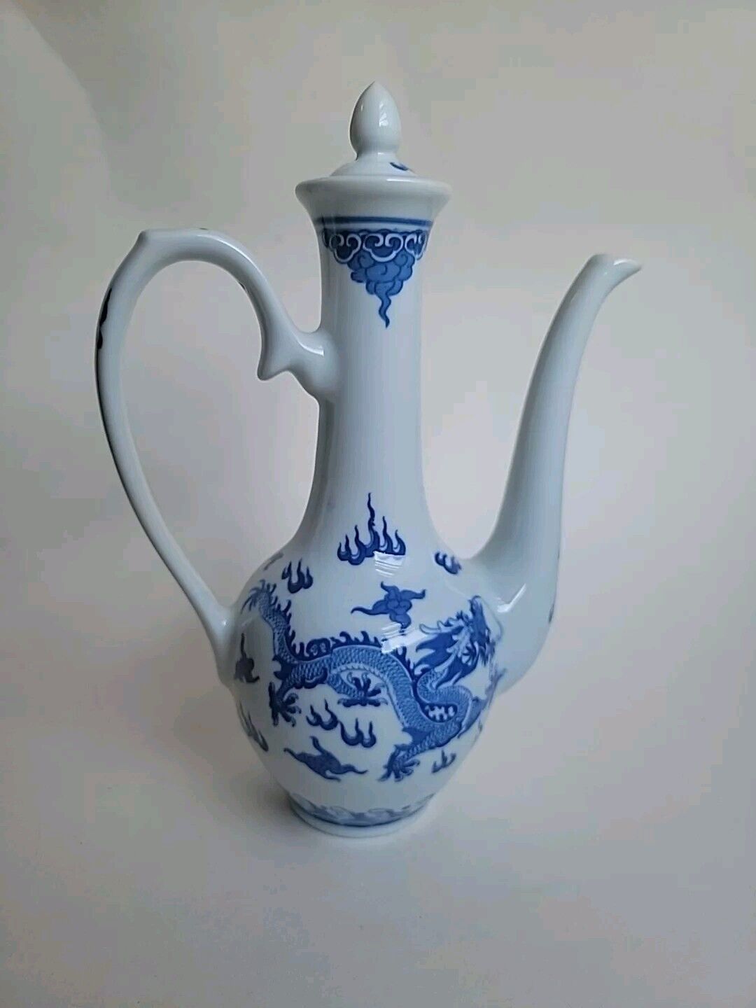 Jingdezhen Chinese Sake/Wine/Teapot Blue White Porcelain Ceramic Pottery Dragons