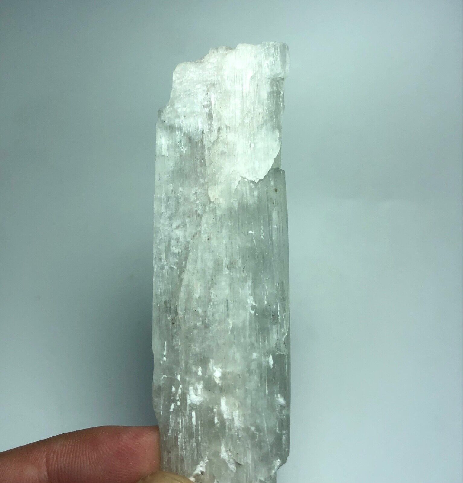 271 Cts Natural Kunzite Crystal from Afghanistan