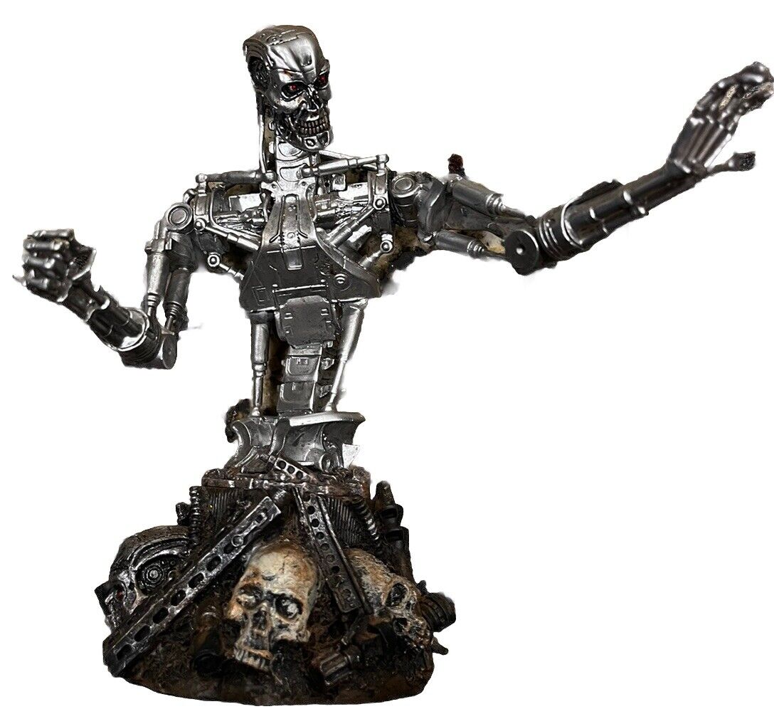 #220 OF #3000 TERMINATOR SALVATION T-RIP BUST STATUE DC UNLIMITED 2009