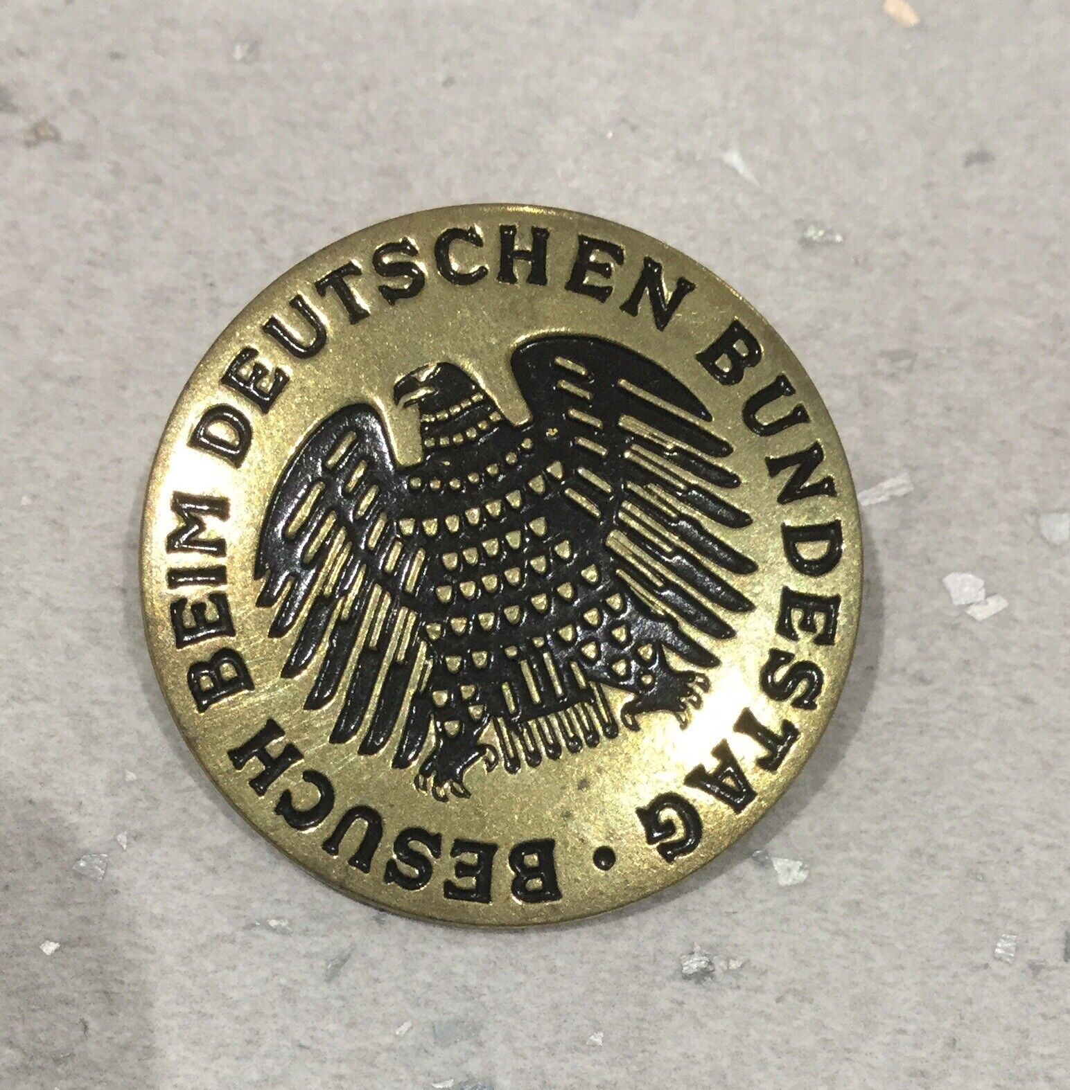 Vintage German Pin Badge- Besuch Beim  Deutschen Bundestag.