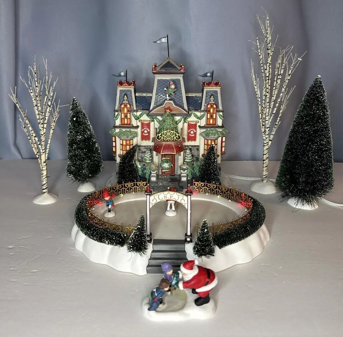 Dept 56 “Glacier Park Pavilion” 56745 North Pole Series 2002 Holiday Gift Set