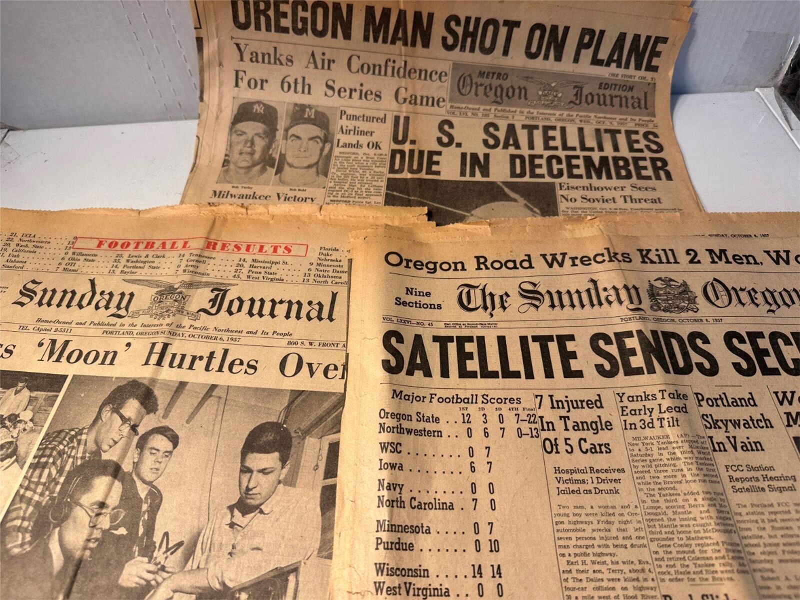 3 Issues Oregon Journal / Oregonian Newspaper October 1957 Reaction to Sputnik