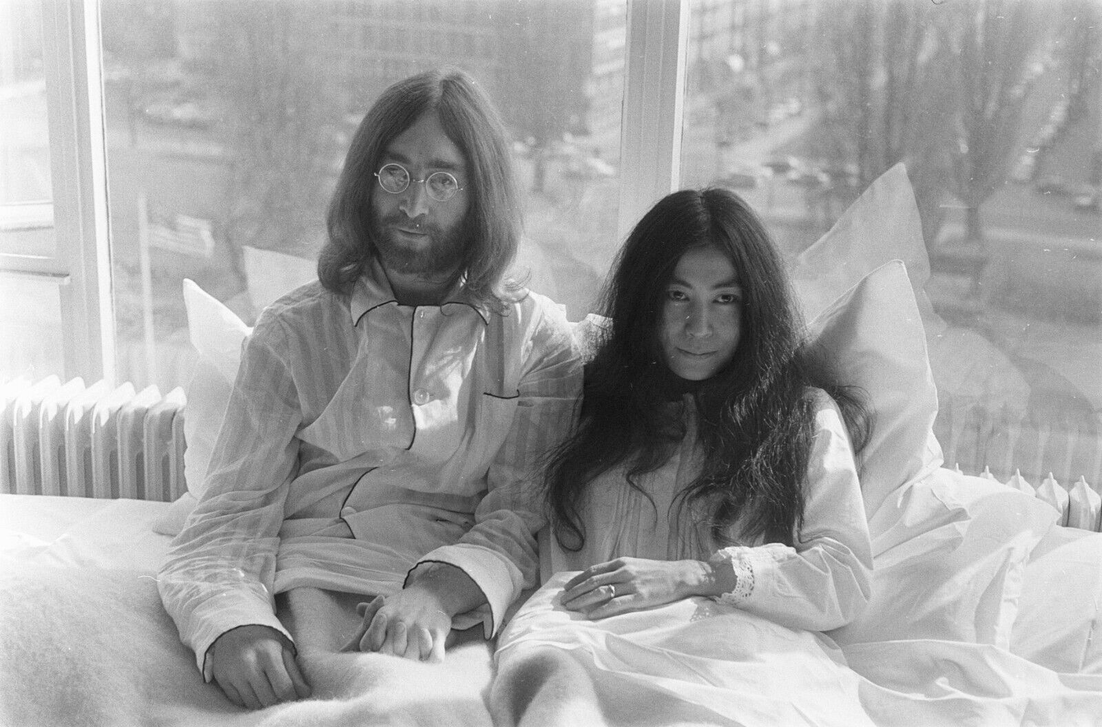 Black and White Photo John Lennon and Yoko Ono #2  8x10 Reprint  A-6