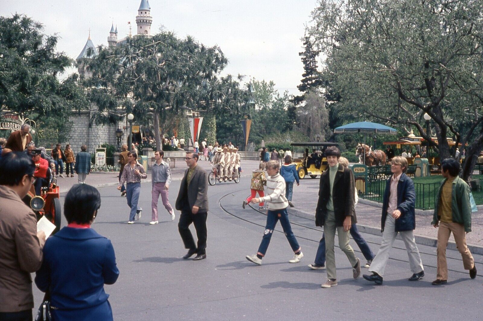Vintage Photo Slide 35mm 1971 Disney /  Disneyland Castle Guest Visitors