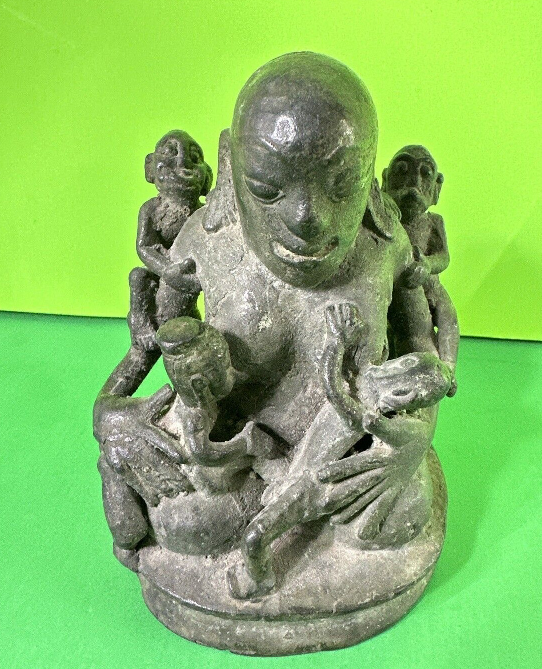 Fertility Figurine Woman with children  - Vintage Cast Bronze - Very old