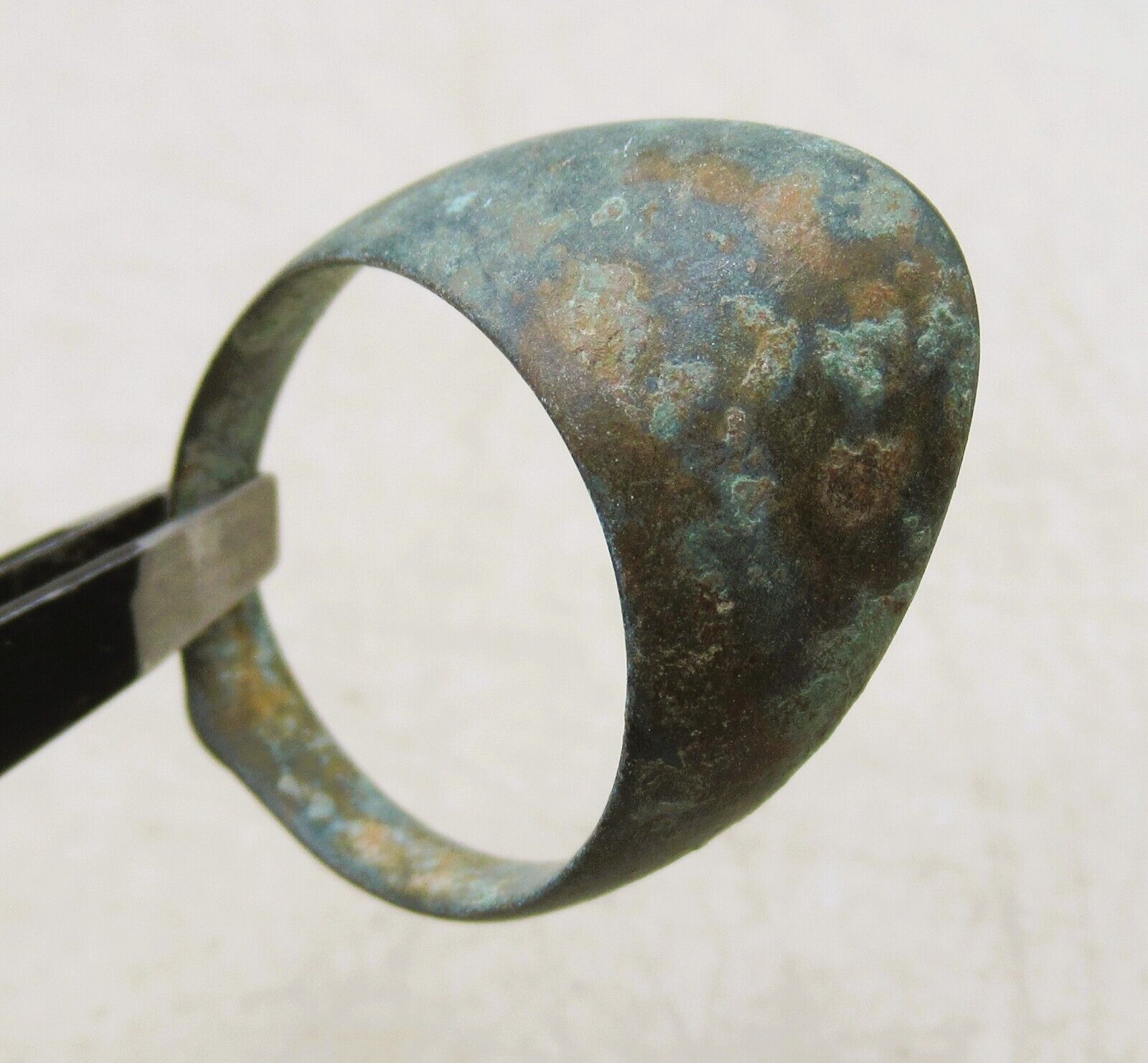 A2 SUPER RARE ANCIENT ROMAN BRONZE ARCHERS DECORATED THUMB RING