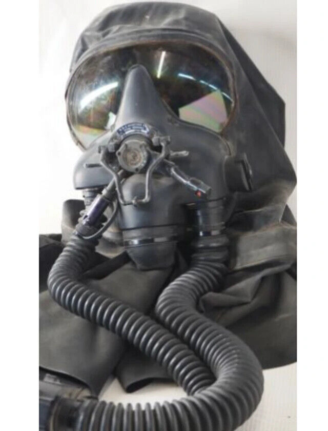 Canadian Air Force N&Z Aviation Pilot Gas Mask w/Transit Case