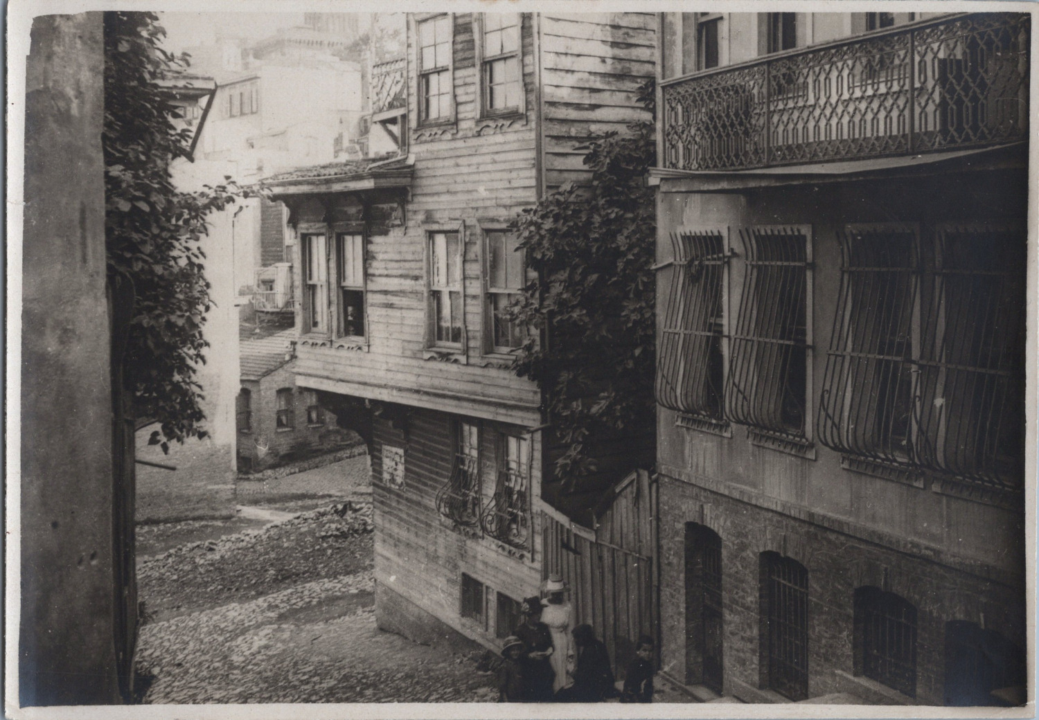 Constantinople, Street & Houses, Vintage Print, 1919 Vintage Print D� Print