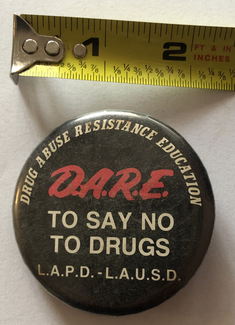 Vintage Old Pin Back Pinback Button LAPD LAUSD DARE DRUG ABUSE RESISTANCE EDUC