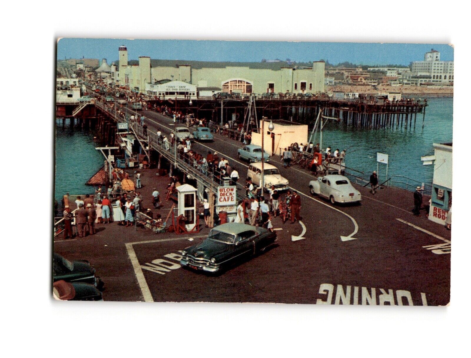 SANTA MONICA, CALIFORNIA Holiday crowd on the Municipal Pier Vintage Postcard
