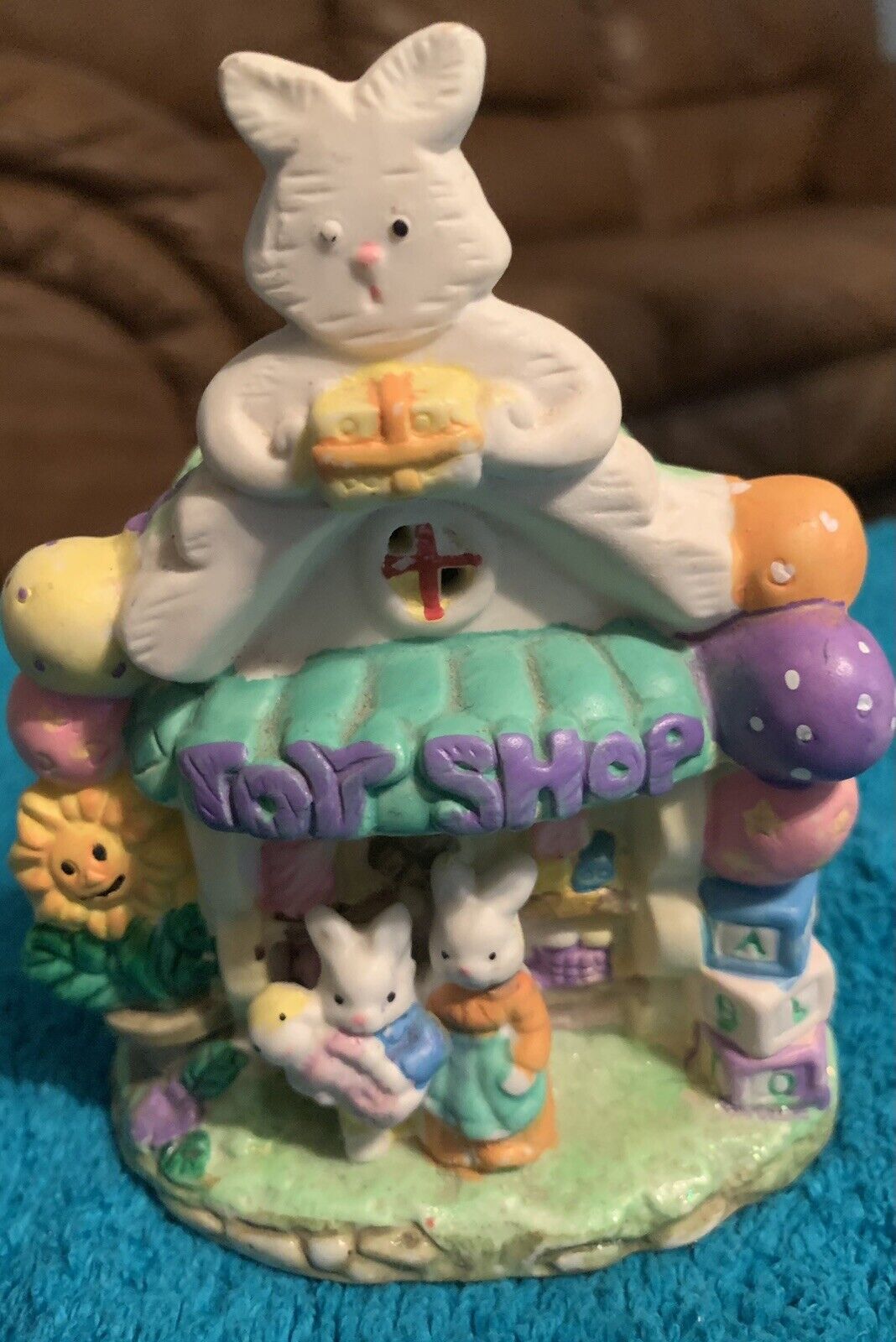 Vintage Hoppy Hollow 2003 Easter Toy Shop House Porcelain 4.5\