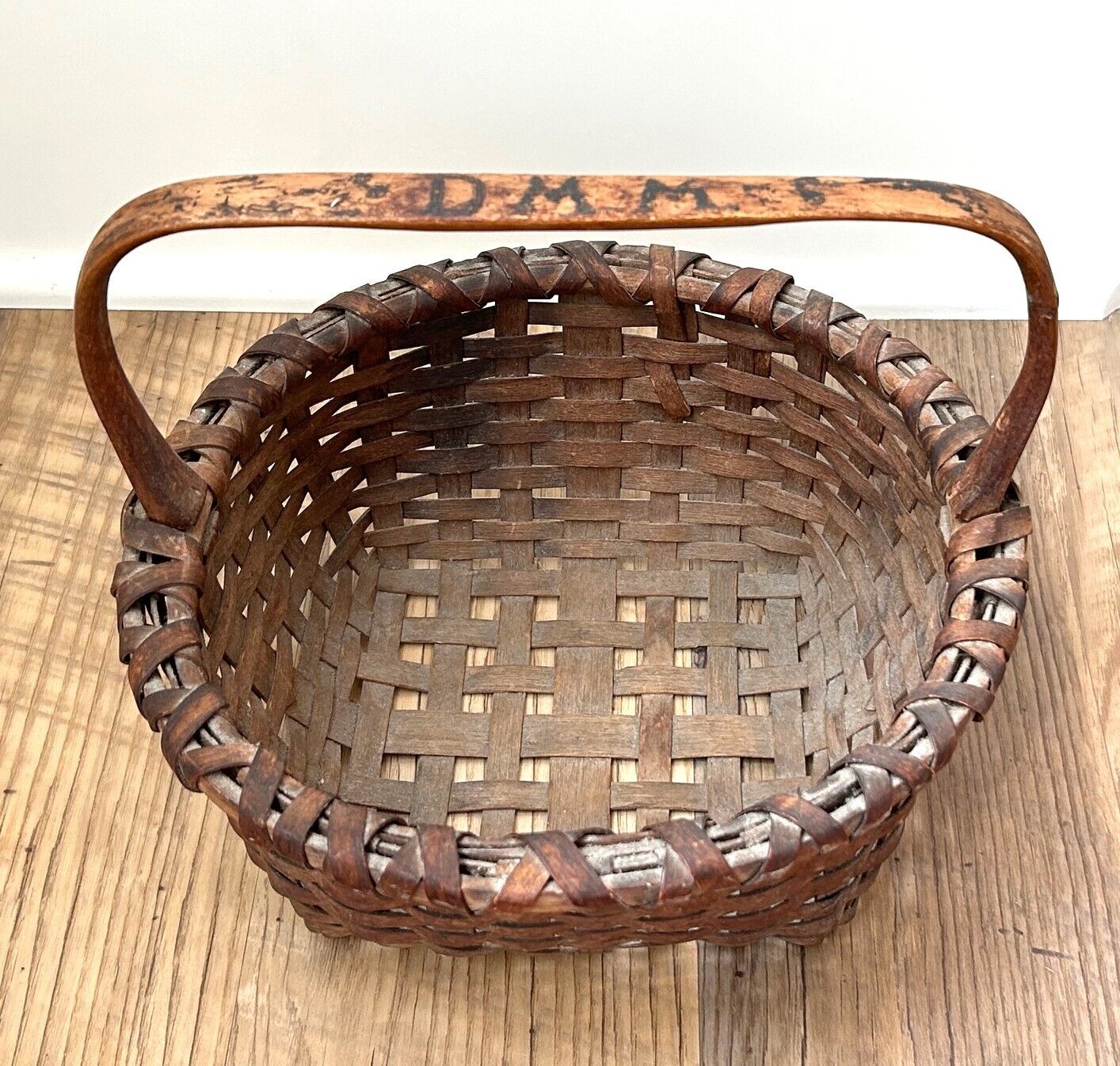 Vintage Handmade Wabanaki STYLE Hand Woven Handled Brown Basket Early 1900s D