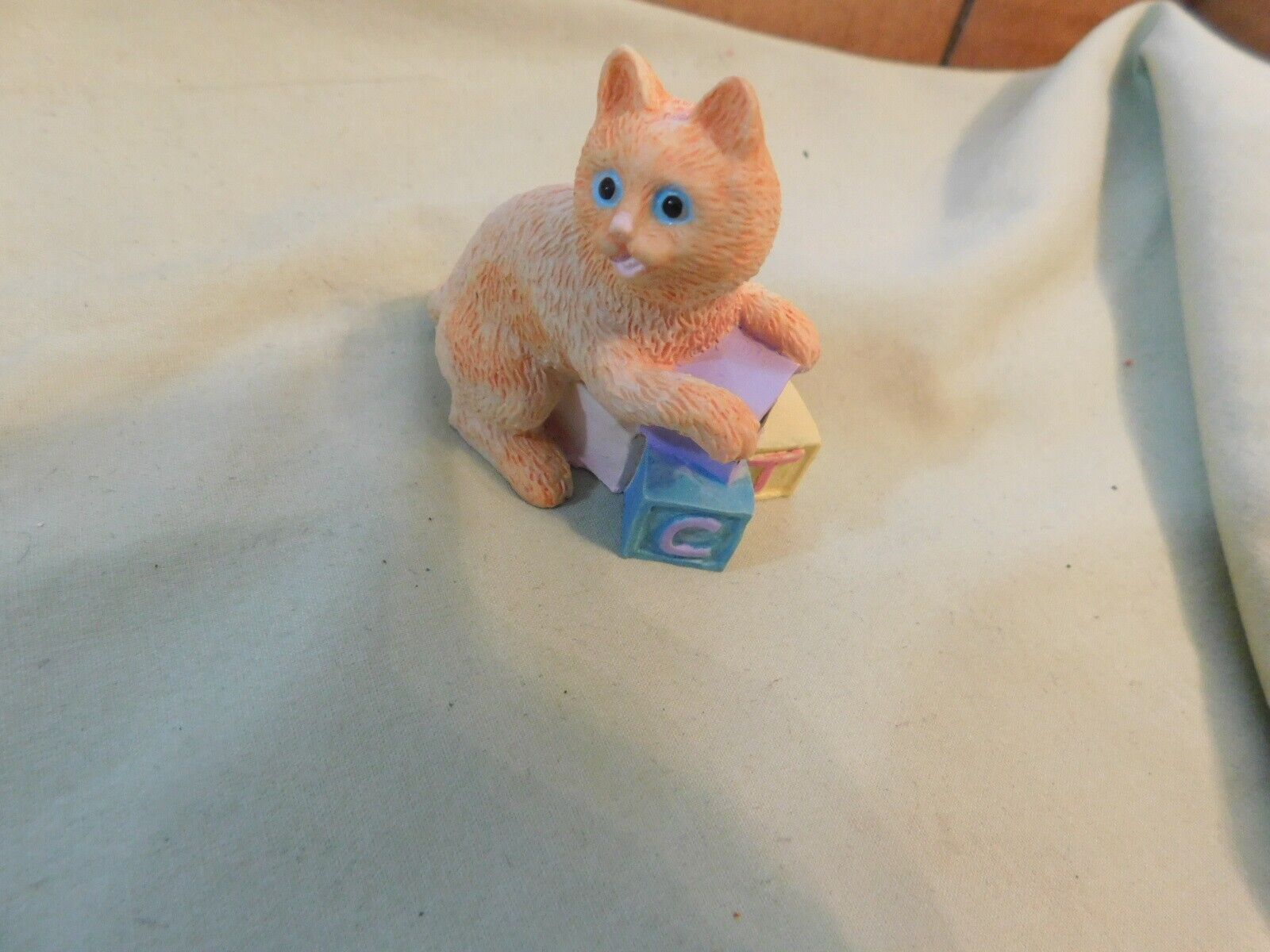 VTG Minature Cat w/ ABC Blocks Figurine 2\
