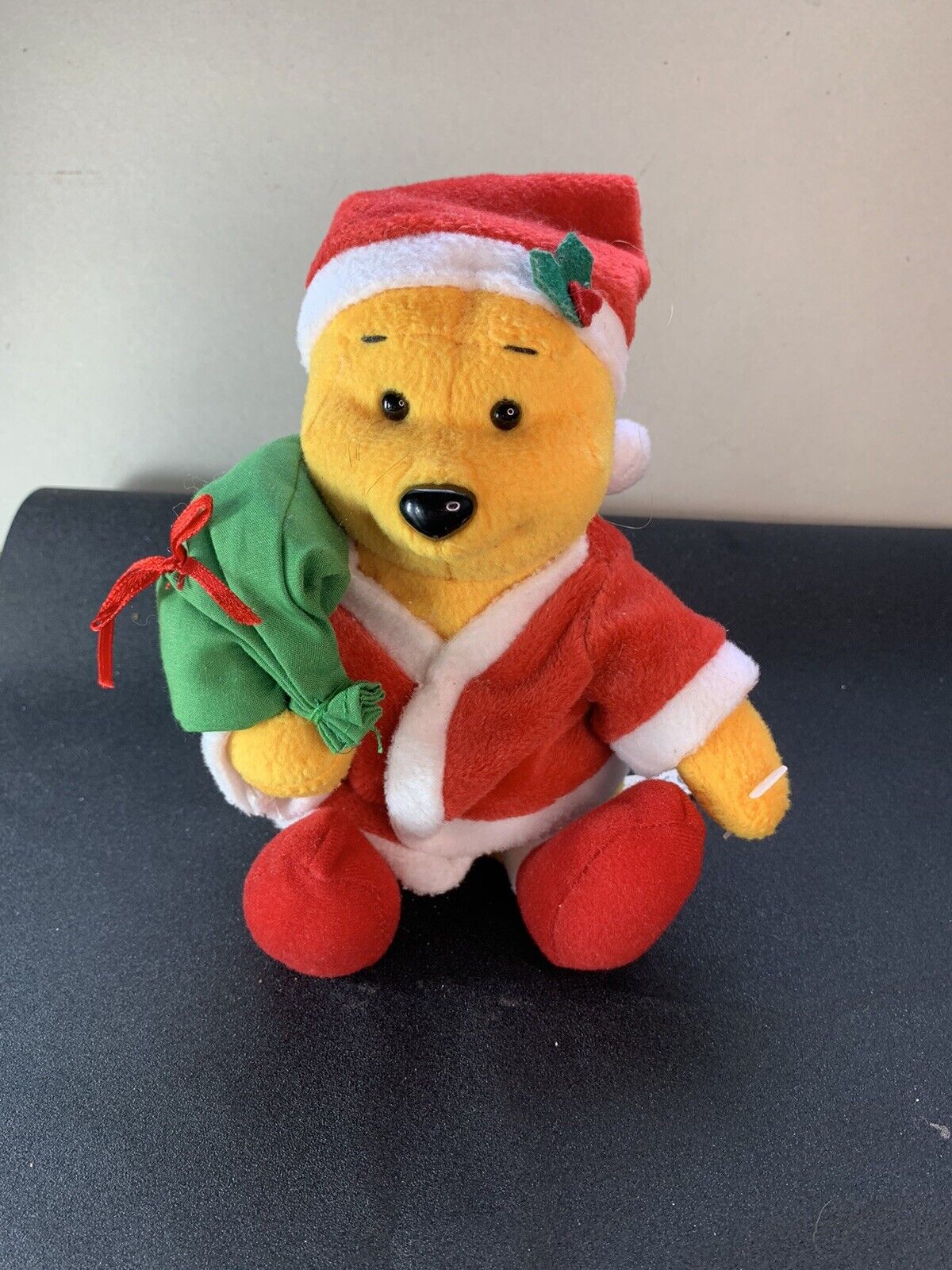 Winnie The Pooh Christmas Santa Pooh Plush Beanie c.2000\'s Soft Toy Rare