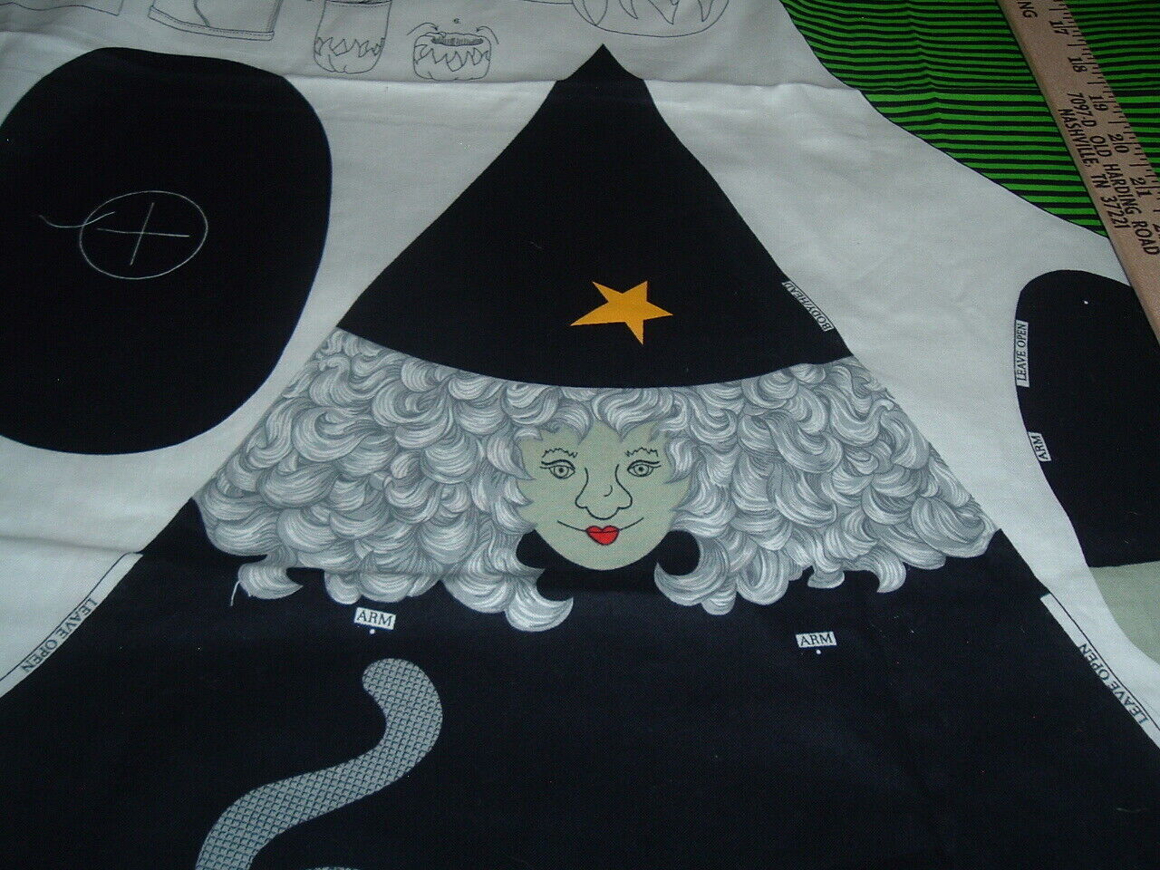 Vtg 90s Halloween Pretty Witch Brewing Potions in Caldron Sew Fabric Panel #HFC