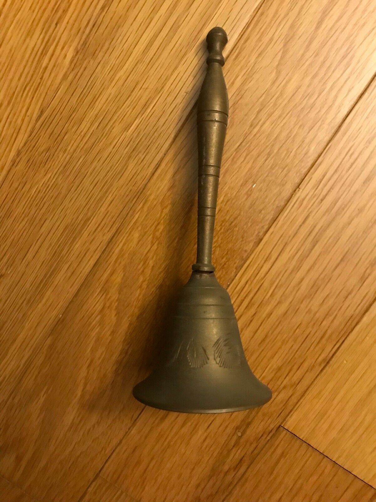 VINTAGE / Antique Solid BRASS BELL WITH BRASS HANDLE India 6\