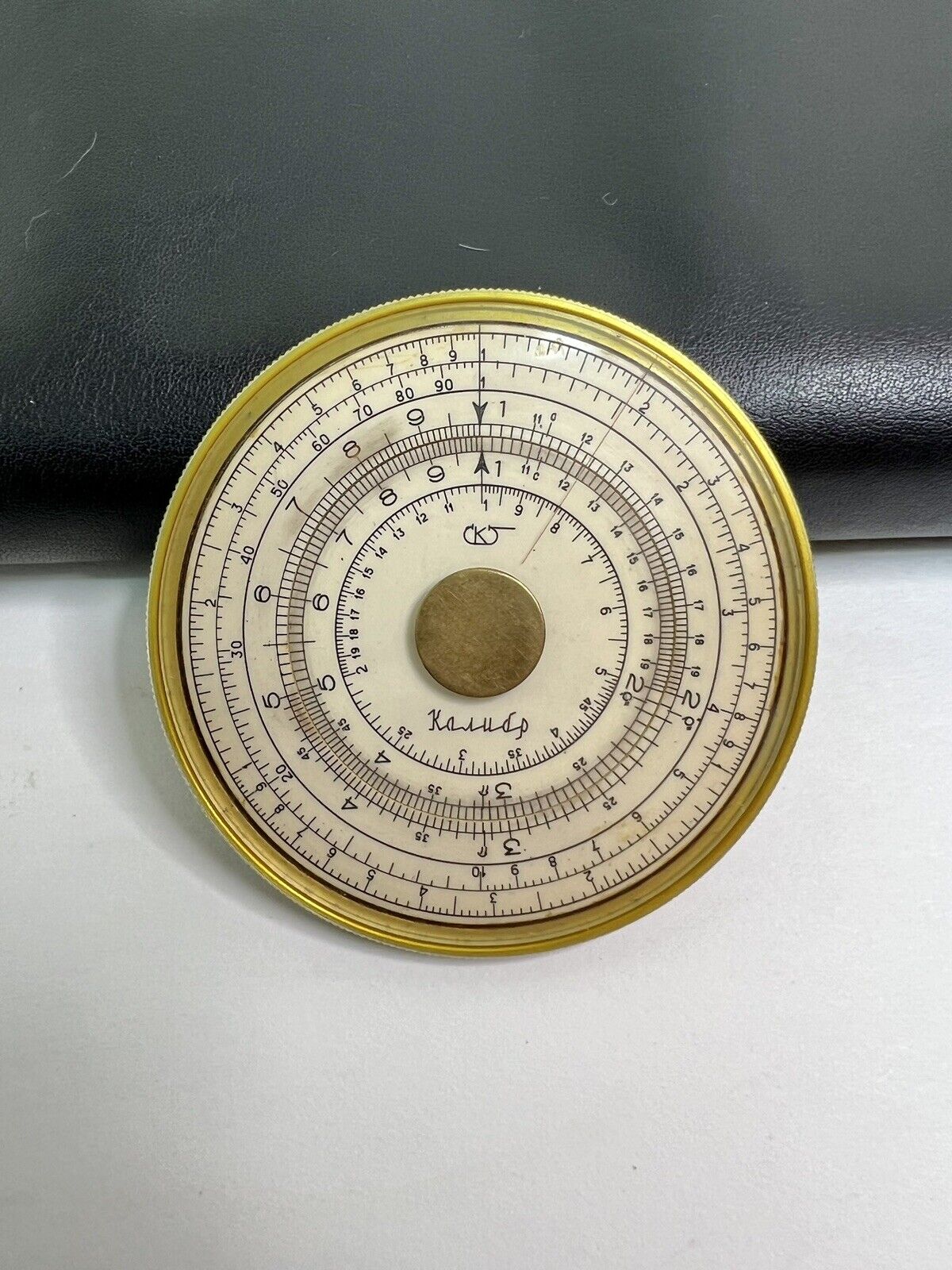 RR Vintage Soviet Kalibr USSR Slide rule SPUTNIK circular Logarithmic round 60s