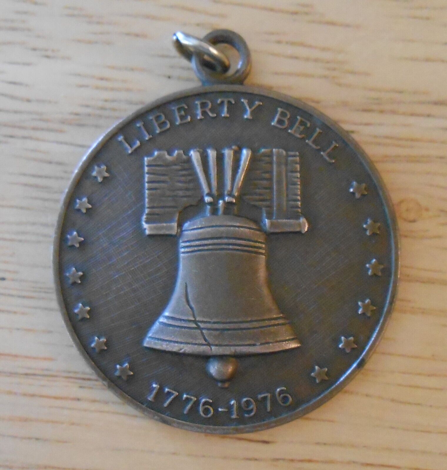 1776-1976 bronze Bicentennial medallion pendant Liberty Bell Providence, RI mint