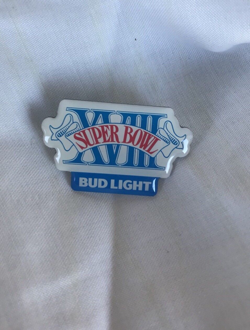 New Lot Of 90 Bud Light Super Bowl XVIII Pin SB18 Redskins Raiders
