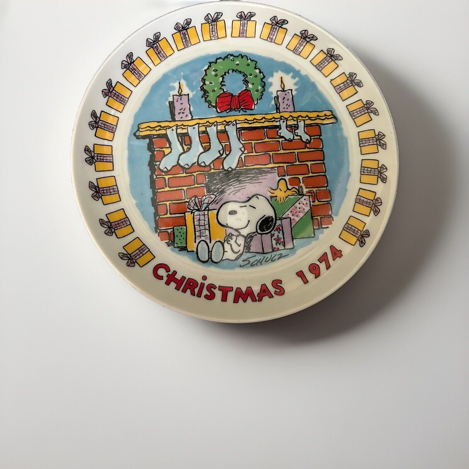 PEANUTS Snoopy 1974 Christmas Collectors Plate Schmid Brothers Limited Edition